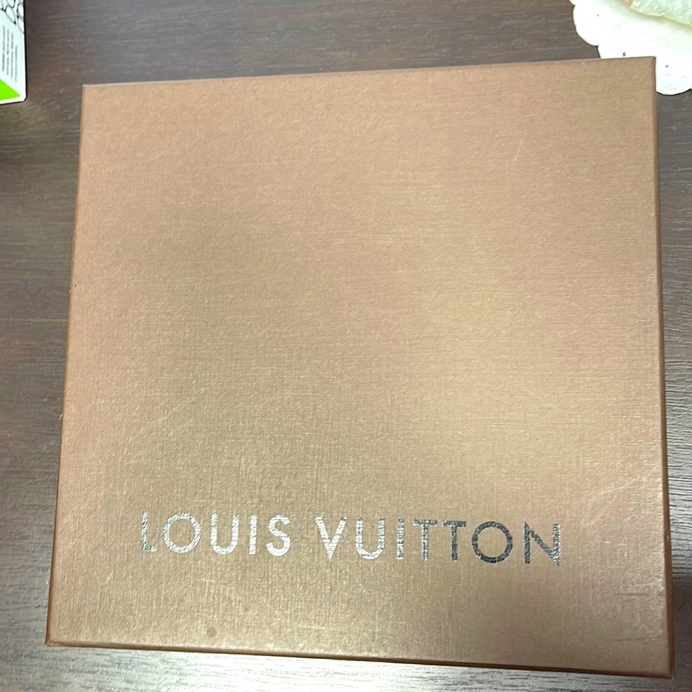 LOUIS VUITTON VINTAGE GIFT BOX